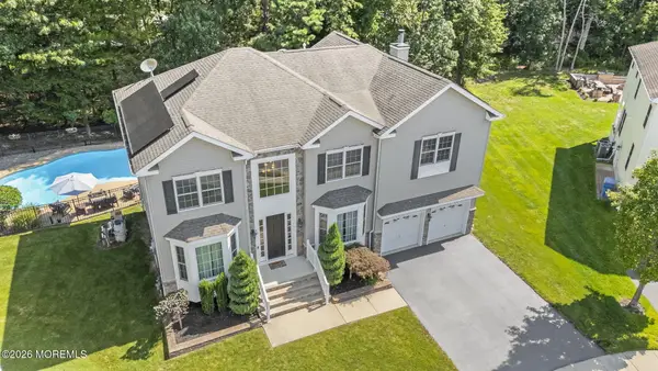 16 Angel Court, Howell, NJ 07731