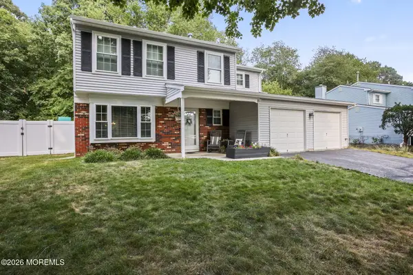 30 Sweetbriar Trail, Howell, NJ 07731