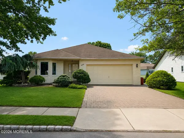 61 Peasley Drive, Marlboro, NJ 07746