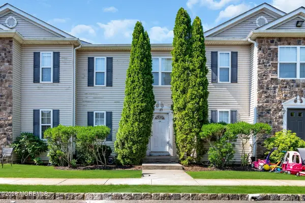 46 Aspen Court, Lakewood, NJ 08701
