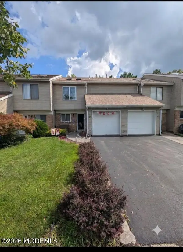 16 Homestead Drive, Matawan, NJ 07747