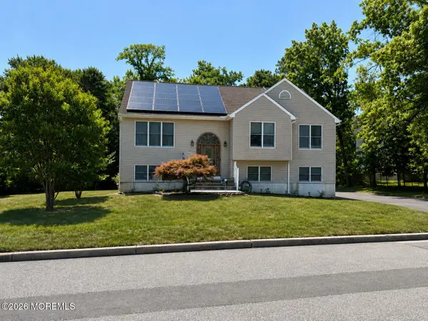 21 Sylvan Boulevard, Howell, NJ 07731