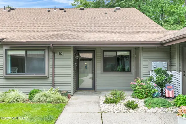 10 Medford Court, Red Bank, NJ 07701
