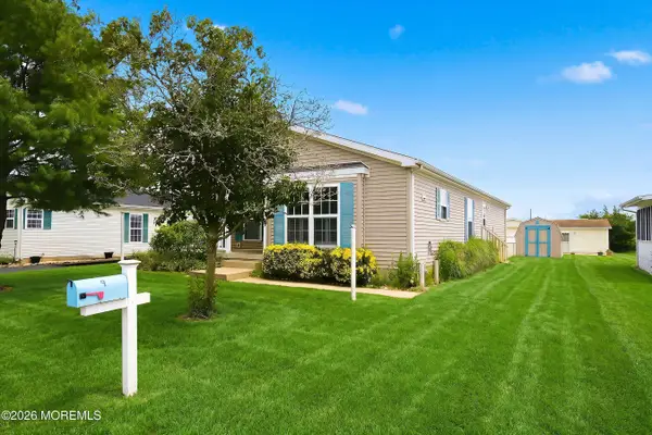 9 Rocky Hill Road, Manahawkin, NJ 08050