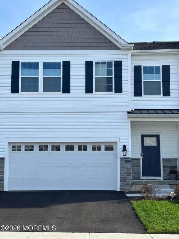 4 Victoria Gardens Square, Neptune Township, NJ 07753