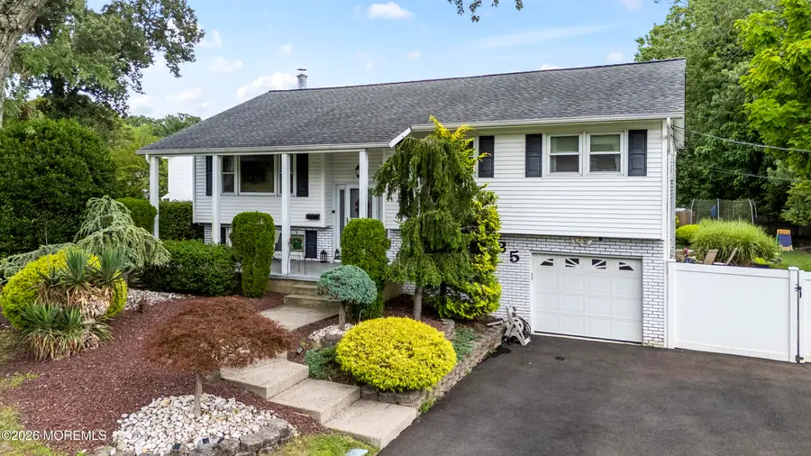 35 Chesapeake Road, Manalapan, NJ 07726 - #2