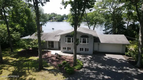 77 Lakeshore Drive, Manahawkin, NJ 08050
