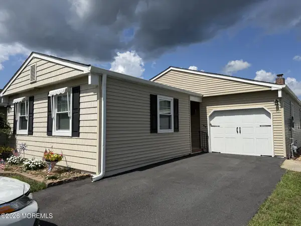 23 Davenport Road, Toms River, NJ 08757