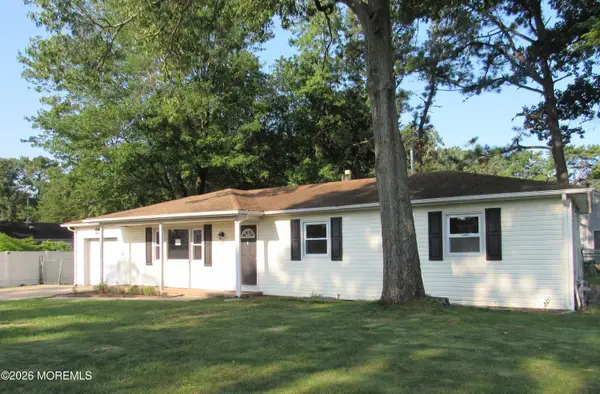 913 Larchmont Street, Toms River, NJ 08757