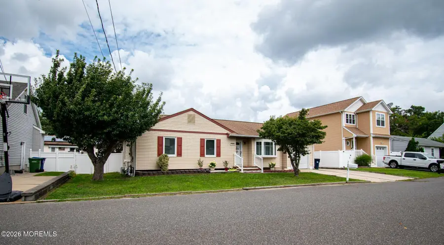 1220 Neptune Avenue, Beachwood, NJ 08722 - #2
