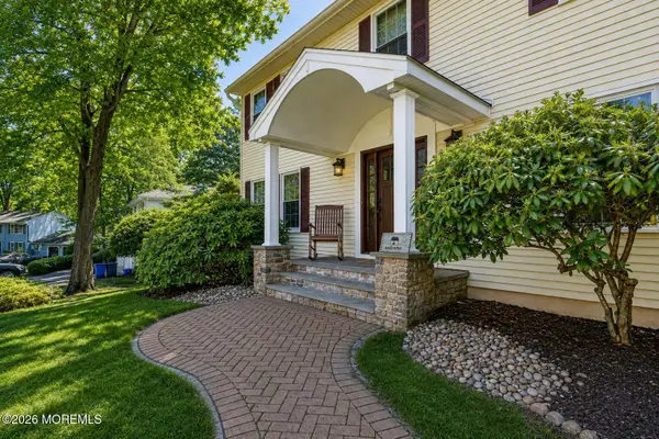 3 Manalapan Woods Drive, Manalapan, NJ 07726