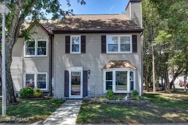 8 Colonial Court, Jackson, NJ 08527
