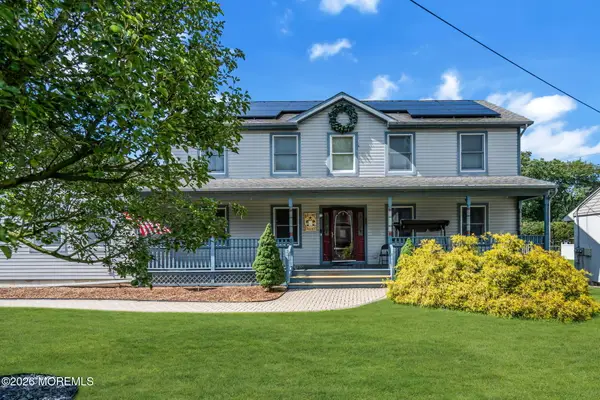 8 West Avenue, Old Bridge, NJ 08857