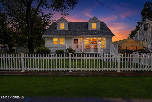 55 Rosewood Drive, Keyport, NJ 07735