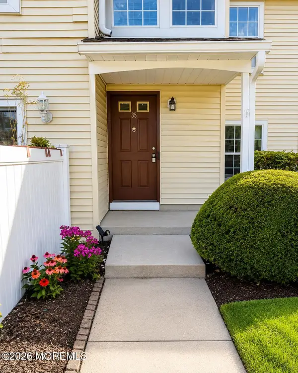 35 Powell Court, Hightstown, NJ 08520