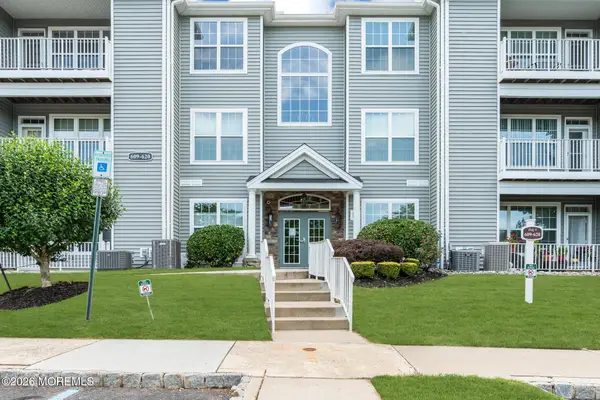 620 Saint Andrews Place, Manalapan, NJ 07726
