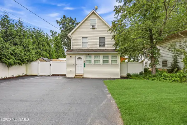 840 Woodland Drive, Lakewood, NJ 08701