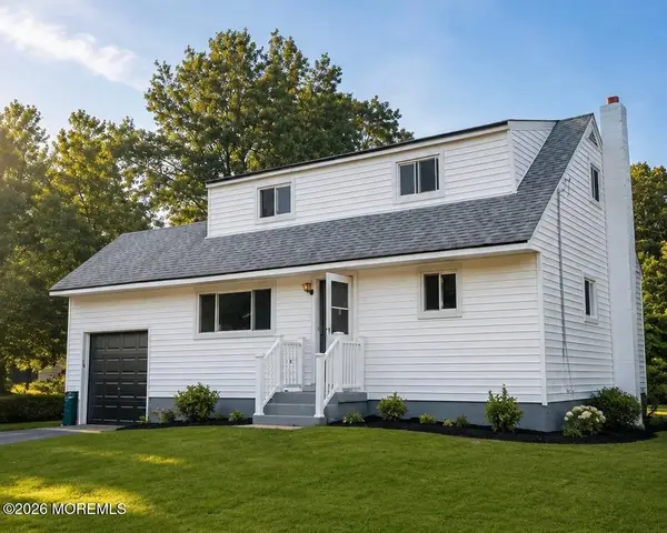 33 Glen Road, Howell, NJ 07731