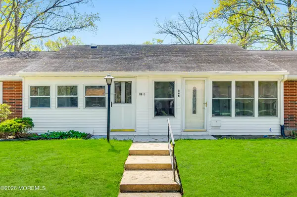86C Dorchester Drive, Lakewood, NJ 08701