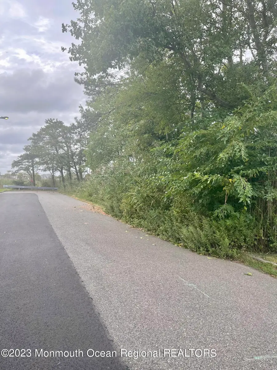 663 Beachwood Avenue, Toms River, NJ 08753 - #3