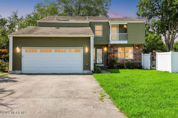 73 Theresa Court, Toms River, NJ 08753