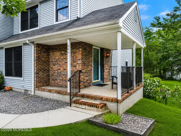 206 Bent Trail, Toms River, NJ 08753