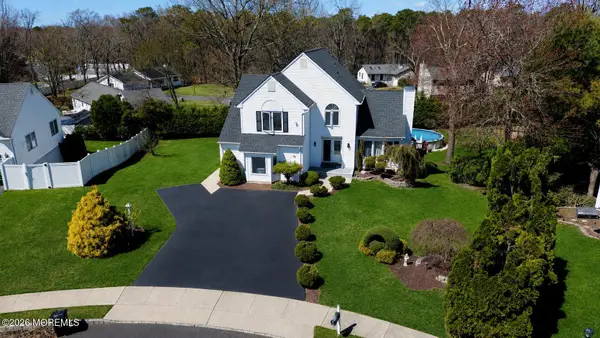 18 Coral Drive, Howell, NJ 07731