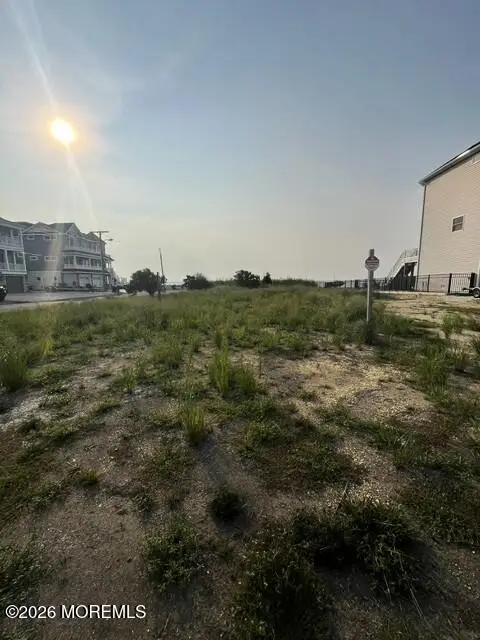 8 Pirate Drive, Waretown, NJ 08758