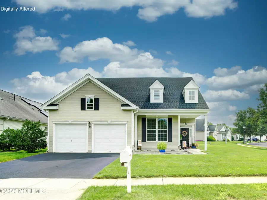 2 Williamsburg Court, Upper Freehold, NJ 08501 - #2