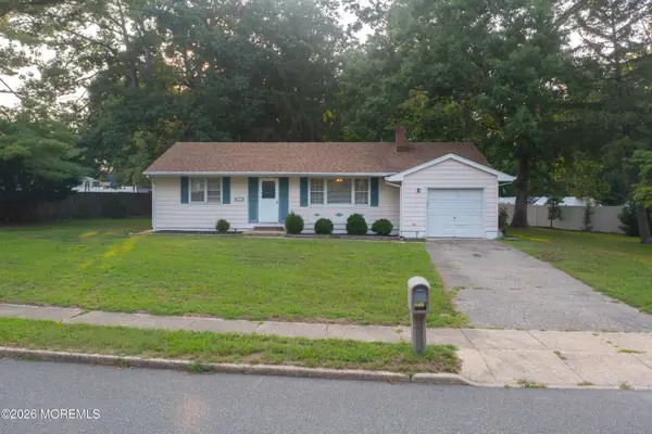 826 Bartlett Place, Toms River, NJ 08753