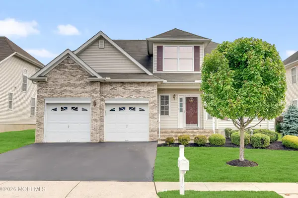 330 Van Dusen Drive, Marlboro, NJ 07746