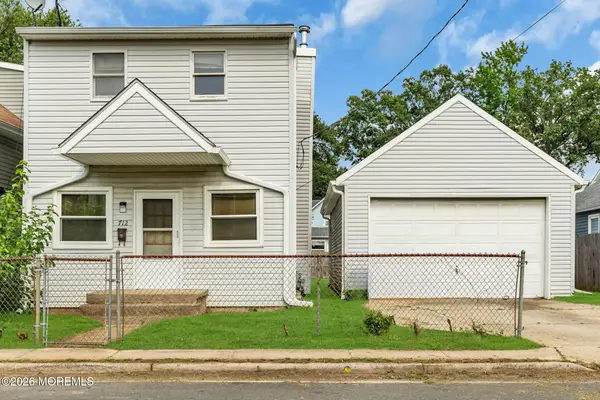 712 Monmouth Parkway, North Middletown, NJ 07748
