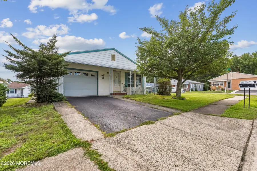 2 Kelowna Court, Toms River, NJ 08757 - #3
