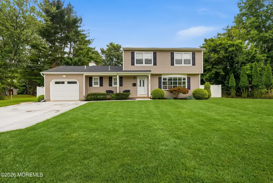 424 Lake Avenue, Oakhurst, NJ 07755 - #2