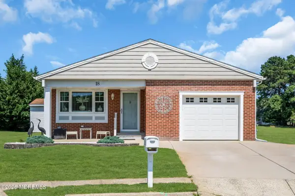 18 Burgess Court, Toms River, NJ 08757