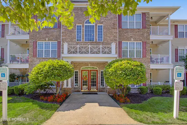 422 Sophee Lane, Lakewood, NJ 08701