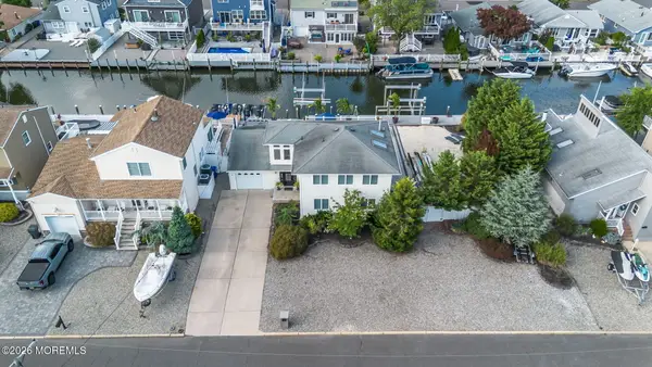 19 Drake Way, Toms River, NJ 08753