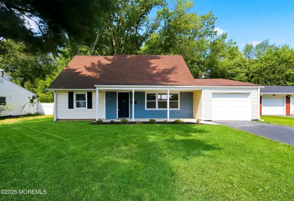 21 Glenview Lane, Willingboro, NJ 08046
