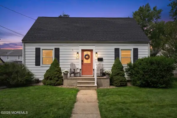 54 Chingarora Avenue, Keyport, NJ 07735