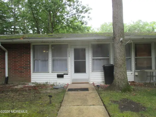 139 Farrington Court #B, Lakewood, NJ 08701