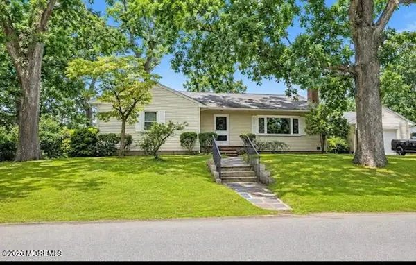 271 Jerome Avenue, Oakhurst, NJ 07755