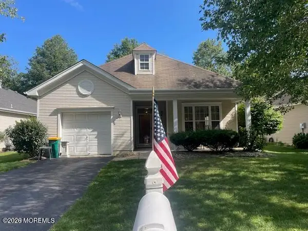 28 Spring Meadow Drive, Lakewood, NJ 08701