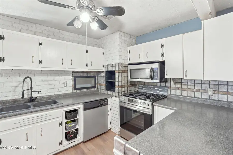 401 Applegate Avenue, Toms River, NJ 08757 - #3
