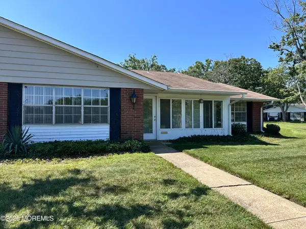 587 B Lake Point Drive, Lakewood, NJ 08701