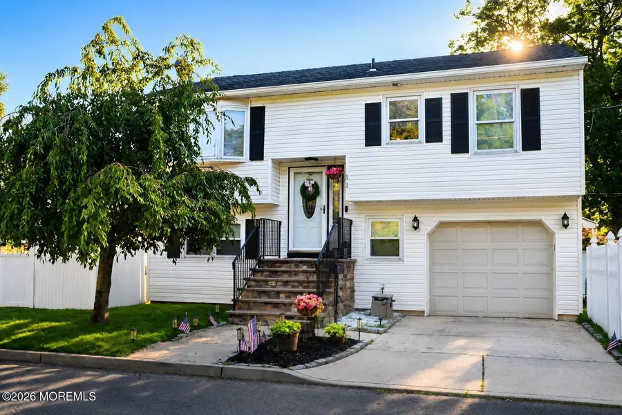 11 Grove Street, Middletown, NJ 07748 - #2