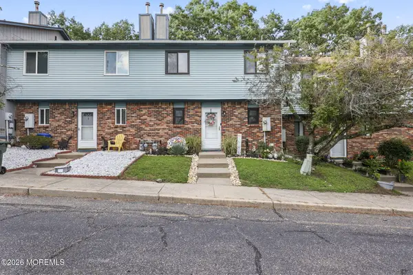3 Eagle Court, Howell, NJ 07731
