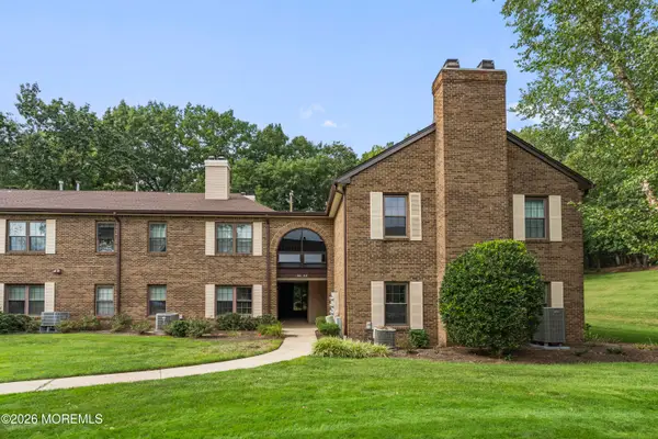 303 Wellington Pl, Aberdeen, NJ 07747