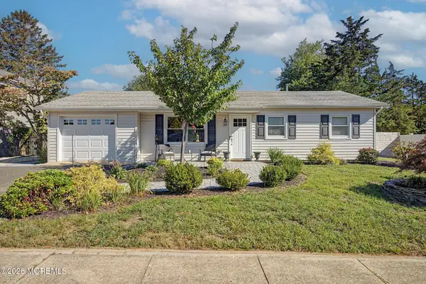 18 Fresno Street, Barnegat, NJ 08005