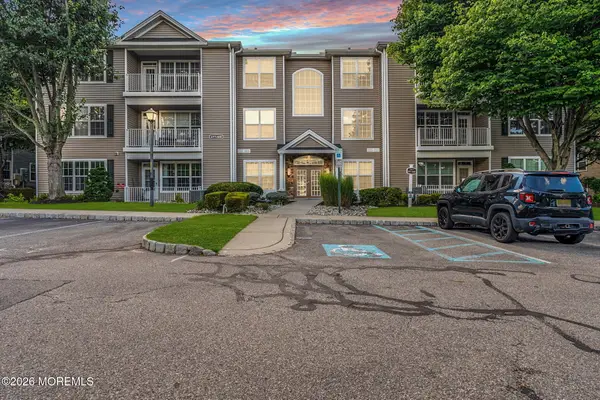 663 Saint Andrews Place, Manalapan, NJ 07726