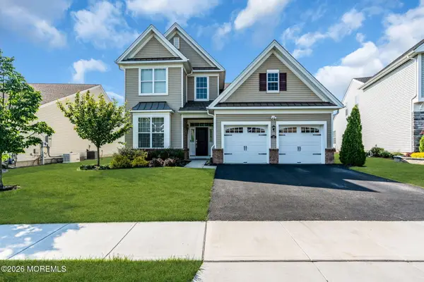 27 Flagstone Court, Freehold, NJ 07728